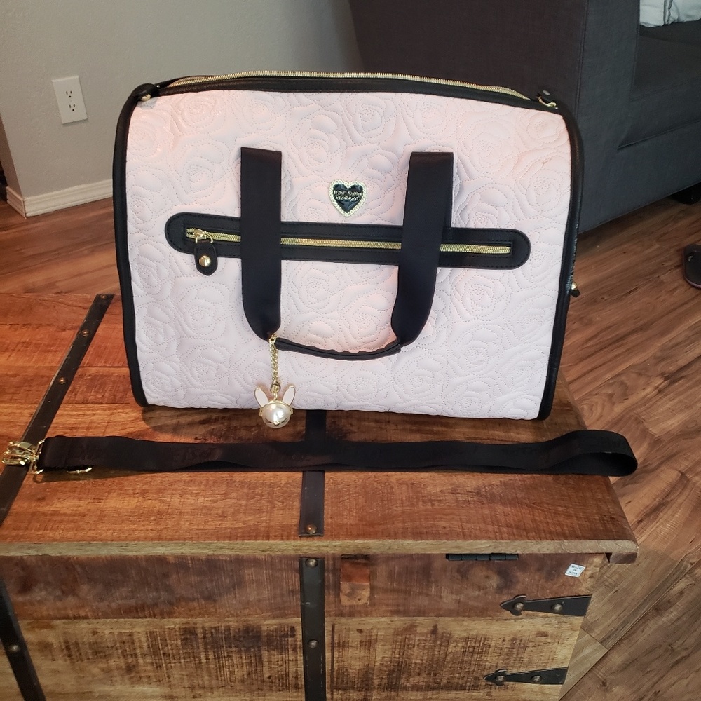 Betsey Johnson Weekender Bag Quilted Roses w/black